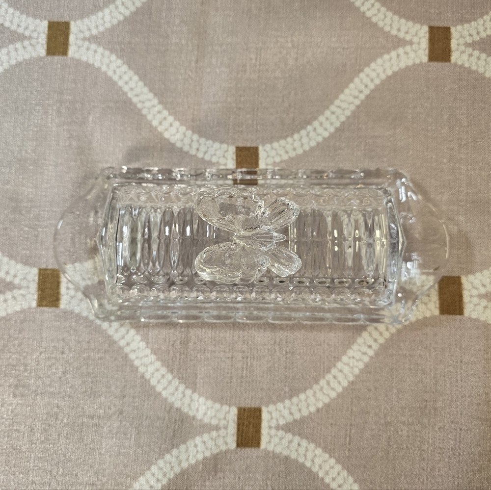 Vintage Clear Crystal Glass Butter Dish with Butterfly Handle on Lid - Picture 3 of 12